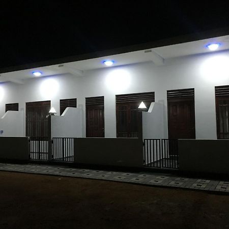 Sea Breeze Hotel Bentota Luaran gambar