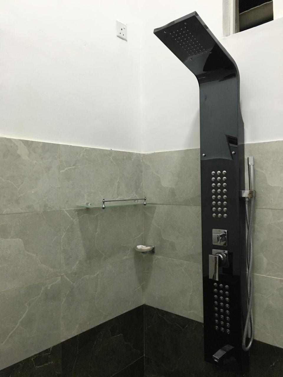 Sea Breeze Hotel Bentota Luaran gambar
