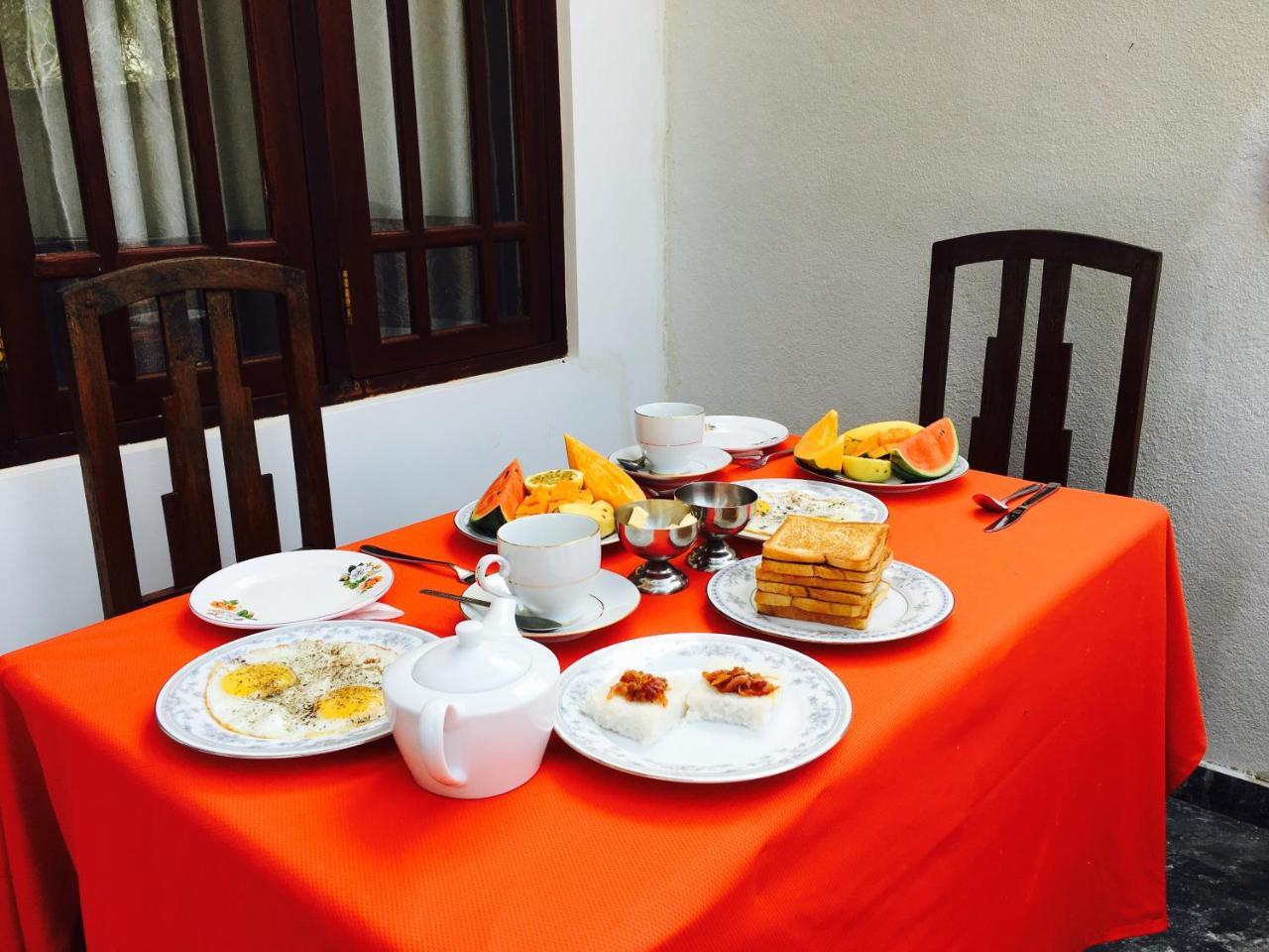 Sea Breeze Hotel Bentota Luaran gambar