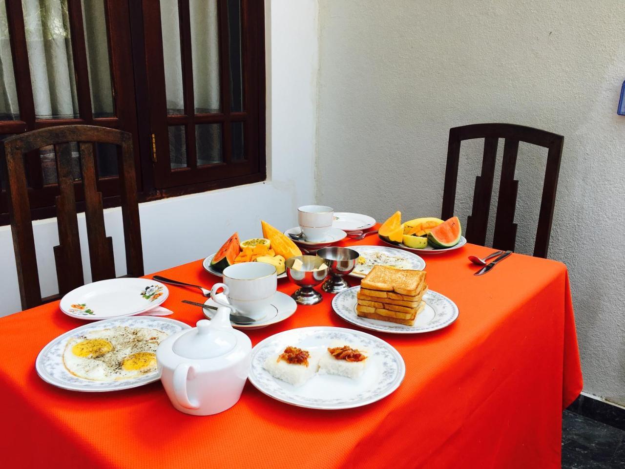 Sea Breeze Hotel Bentota Luaran gambar